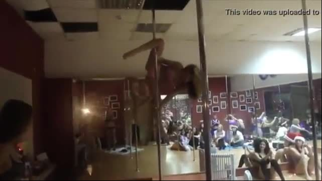 Gostosas na aula de polidance